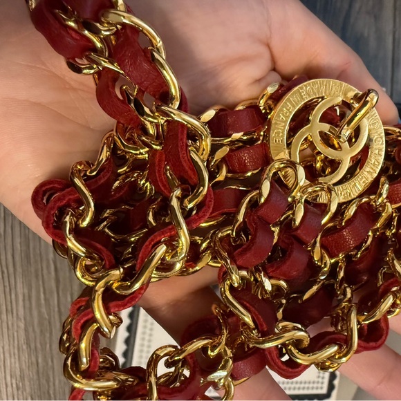 CHANEL Vintage Red Leather Gold Chain Link CC Logo Necklace/Belt - Picture 7 of 9